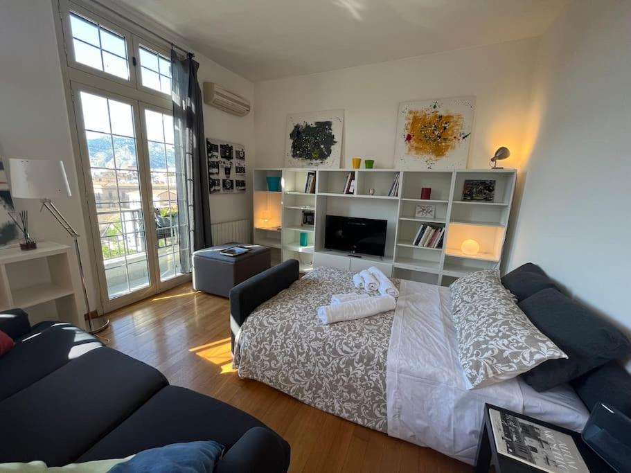Politeama Suite In The Heart Of The City Palermo Exterior foto
