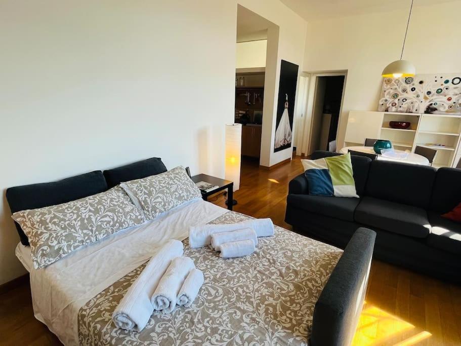 Politeama Suite In The Heart Of The City Palermo Exterior foto